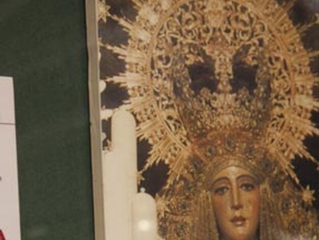 Ancla realizada en oro y perlas de la Virgen.

Foto: Victoria Hildago