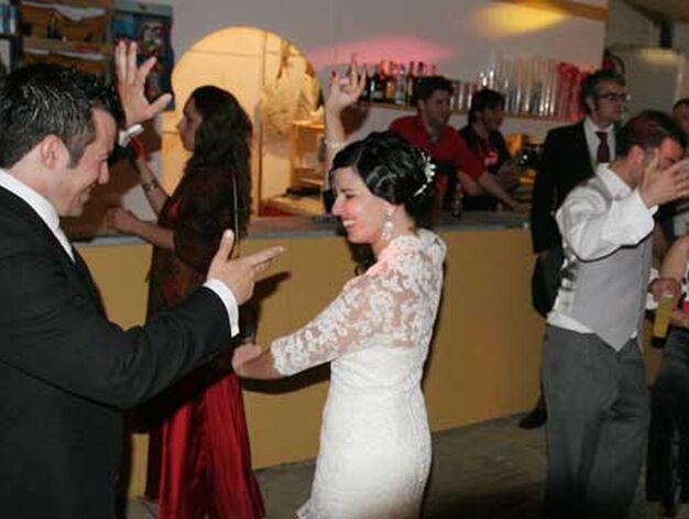 Una pareja de reci&eacute;n casados se fue a celebrar su enlace en la Feria.

Foto: Vanesa Lobo/Pascual