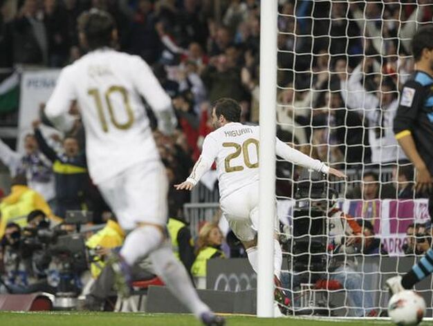 El Real Madrid golea de nuevo en el Bernab&eacute;u, esta vez el Espanyol (5-0). / EFE