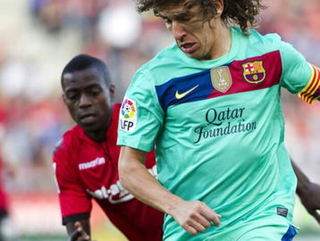 El Barcelona mantiene en Mallorca su persecuci&oacute;n al Madrid con una nueva victoria (0-2). / EFE