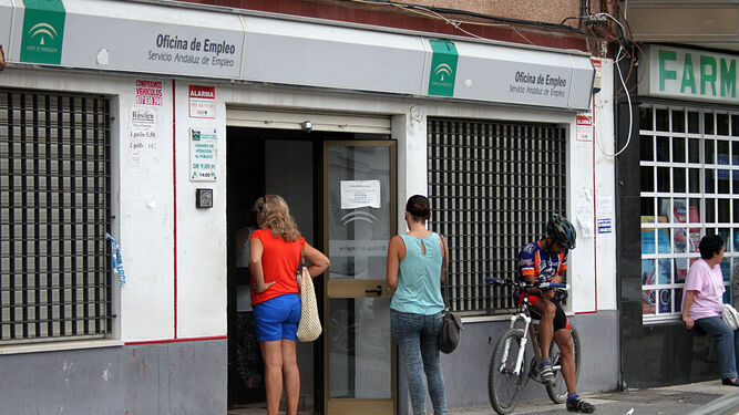 IU recuerda los elevados niveles de desempleo en Huelva.
