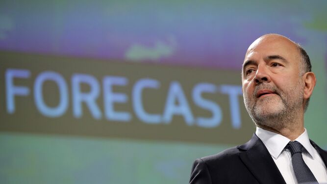 El comisario europeo de Asuntos Económicos, Pierre Moscovici, durante una intervención ante la prensa el pasado 9 de noviembre.
