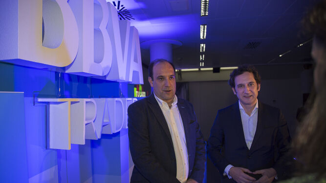 Jorge Olavarrienta y Aitor Odriozola, el pasado martes en Sevilla, donde presentaron BBVA Trader.