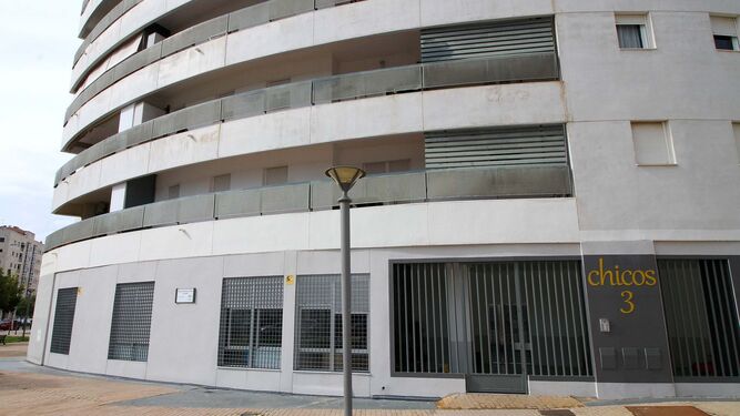 Fachada del centro infantil Chicos 3, ubicado en la avenida Villa de Madrid de la barriada de Pescadería.