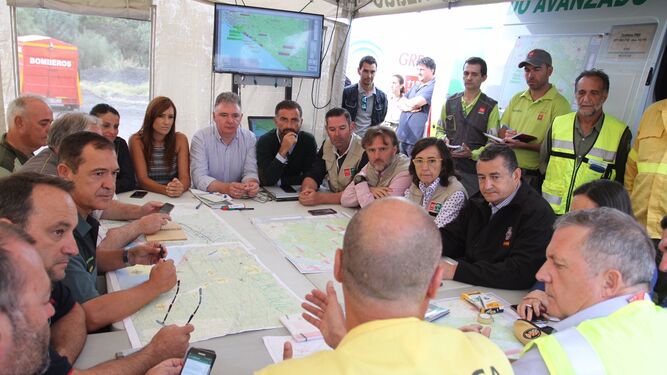 Reunión del centro de coordinación en la lucha contra el incendio registrado en el municipio de Mazagón
