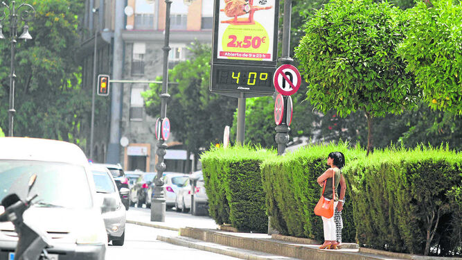 El termómetro ubicado en la avenida Pablo Rada de la capital onubense marcó ayer 40 grados.