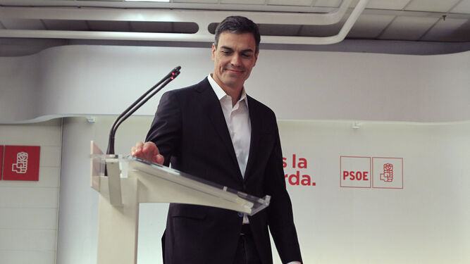 El líder socialista, Pedro Sánchez, se dispone a comparecer para valorar la declaración de Mariano Rajoy.