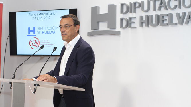 Ignacio Caraballo, presidente de la Diputación, ayer en rueda de prensa.