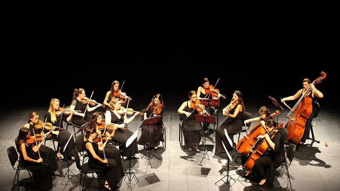 La Orquesta de Cámara de Mujeres Almaclara Inés Rosales durante uno de sus conciertos.