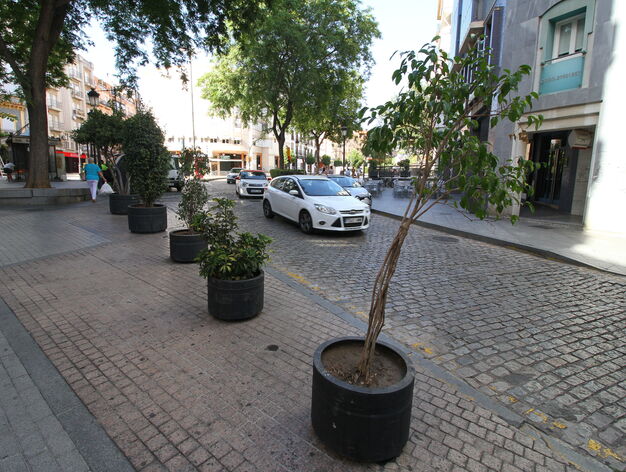 Im&aacute;genes de las barreras de seguridad para las calles peatonales de Huelva.