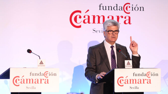 Javier Landa, delegado especial de la zona franca de Sevilla, en una conferencia el pasado enero.