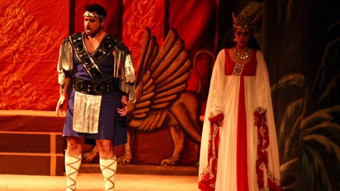 Representación de 'Nabucco' en el Gran Teatro de Huelva.