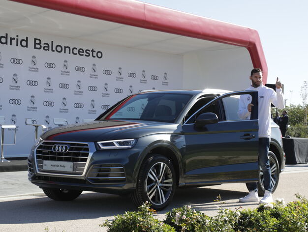Audi entrega los nuevos modelos a la plantilla del Real Madrid Baloncesto