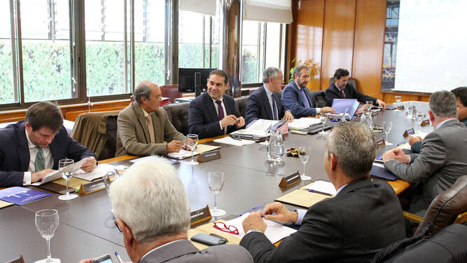 Reunión del Consejo de Administración del Puerto de Huelva que tuvo lugar a mediodía de ayer.