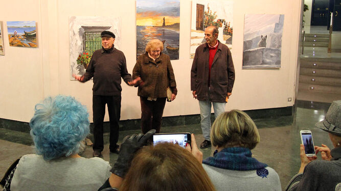 Alfonso Aramburu, Cinta Monsalvete y Francisco Marchena, ayer en la inauguración de la exposición.