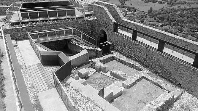 Recinto fortificado del Castillo de Aracena.