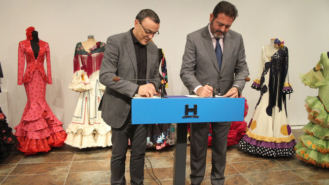 Ignacio Caraballo y Manuel Jesús Rojas firman el convenio de colaboración para Simof 2018.