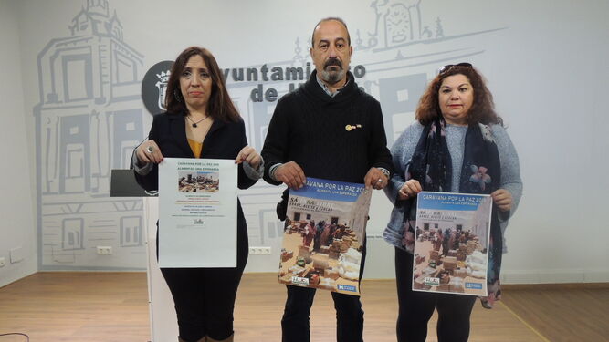 Alicia Narciso, Manuel Bermejo y Guadalupe Camacho, ayer en la presentación de la campaña.