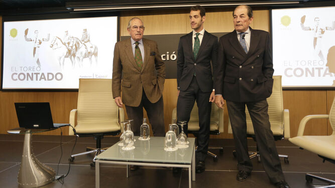 Eduardo Miura, Pepe Moral y Antonio Miura, en el encuentro 'El toreo contado'.