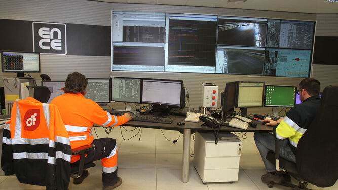 Sala de control de las instalaciones de Ence en Huelva.