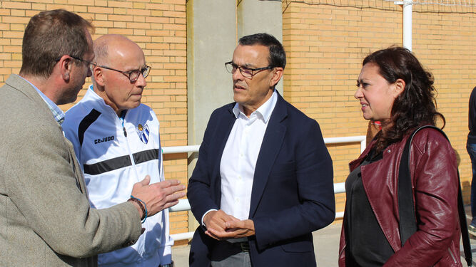 Martínez Ayllón, Toledo, Caraballo y Romero, ayer en Los Rosales.