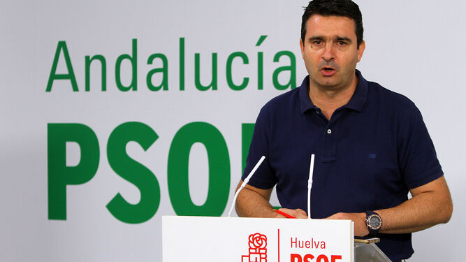Amaro Huelva durante una rueda de prensa