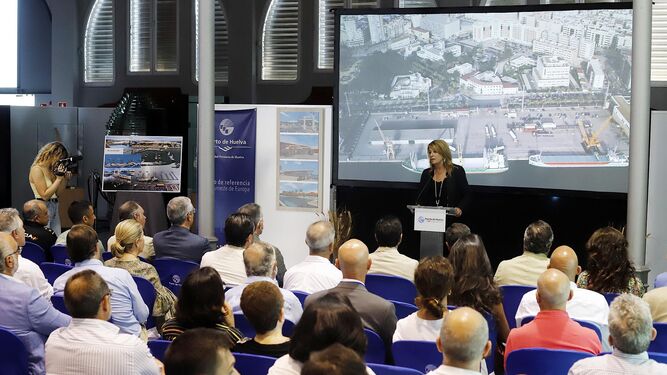 Pilar Miranda en la presentación de los planes para el Muelle de Levante.