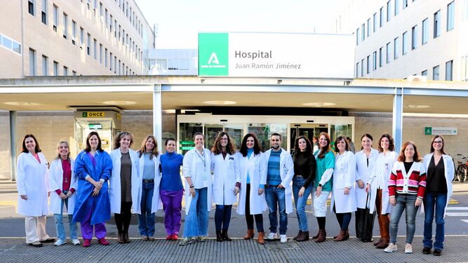El Hospital Juan Ramón Jiménez aumenta las plazas de médicos residentes este 2024: estas son las especialidades