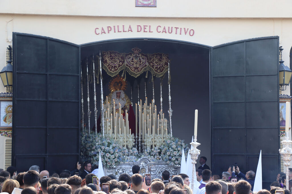 Las mejores im&aacute;genes del lunes Santo en Huelva: Hermandad del Cautivo