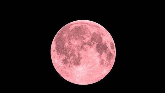 Imagen de la súper luna rosa