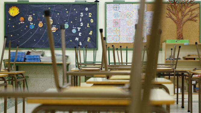 Un aula vacío en un colegio de Algeciras.