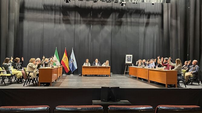 Imagen de archivo de una sesión plenaria en Almuñécar