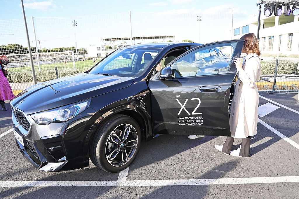 Movitransa presenta los nuevos modelos de BMW IX2 y el X2 en el complejo deportivo Lamiya