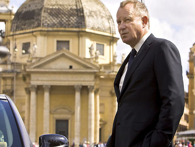 Stellan Skarsg&aring;rd interpreta al f&eacute;rreo comandante Richter, jefe de la Guardia Suiza del Vaticano.

Foto: Sony Pictures