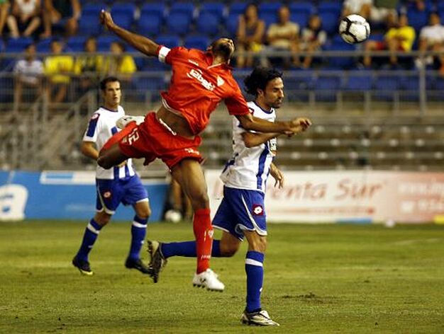 Un gol de Escud&eacute; da al Sevilla su sexto Trofeo Carranza. 

Foto: Joaquin Pino
