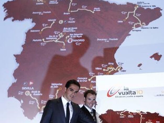 Contador y Valverde se&ntilde;alan algunos de los puntos que comprender&aacute;n el recorrido de La Vuelta Ciclista.

Foto: Agencias