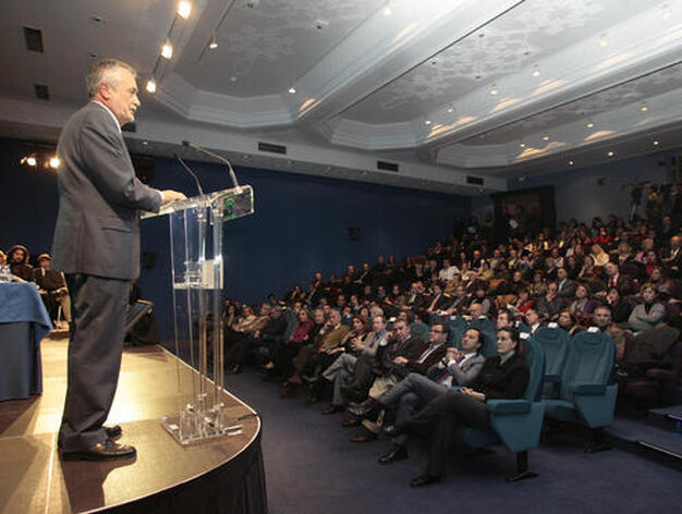 El presidente de la Junta de Andaluc&iacute;a, Jos&eacute; Antonio Gri&ntilde;&aacute;n, en un momento del acto.

Foto: Juan Carlos Mu&ntilde;oz