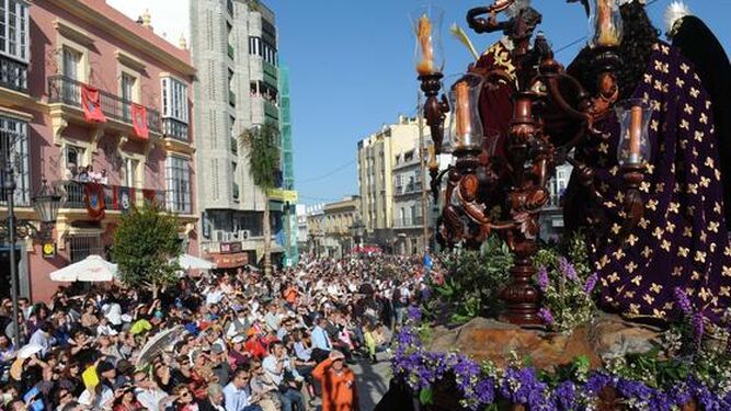 San Fernando se vuelca con la procesión Magna. 

Foto: Elias Pimentel