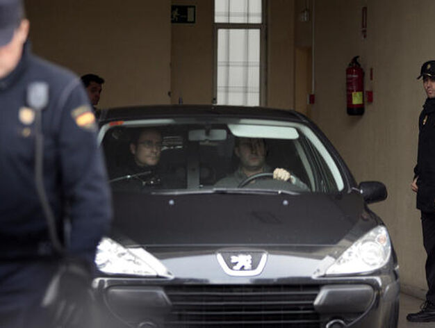 El Cuco llega a los juzgados en la primera jornada del juicio de Marta del Castillo.

Foto: Juan Carlos Mu&ntilde;oz