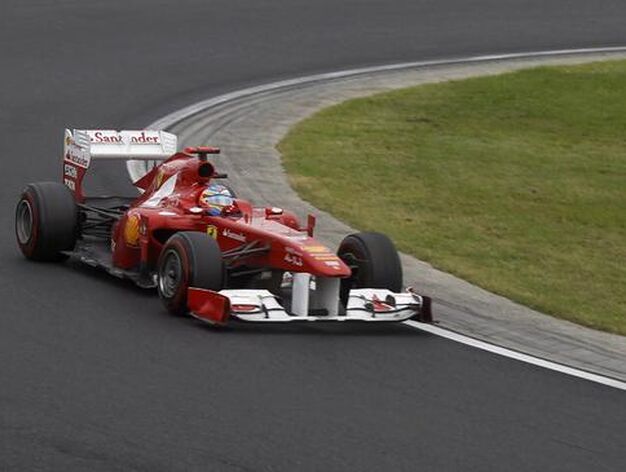 Alonso toma una curva.

Foto: Reuters