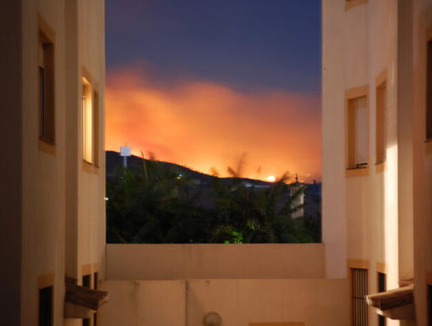 Incendio desde el interior de un piso, en Las Lagunas de Mijas Costa

Foto: Manuel Alqsar