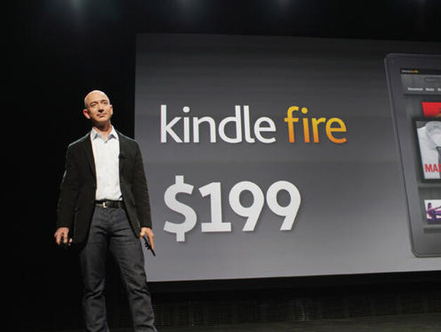 Amazon presenta los nuevos modelos de Kindle, entre ellos Fire, el debut de la compa&ntilde;&iacute;a en el mundo de los 'tablets'.

Foto: AFP Photo