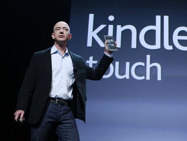Amazon presenta los nuevos modelos de Kindle, entre ellos Fire, el debut de la compa&ntilde;&iacute;a en el mundo de los 'tablets'.

Foto: Reuters