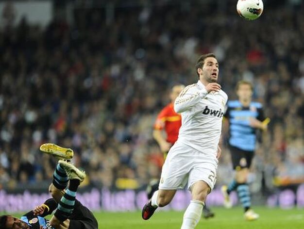El Real Madrid golea de nuevo en el Bernab&eacute;u, esta vez el Espanyol (5-0). / AFP