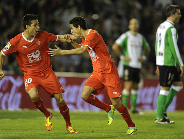 El Sevilla rompe en Santander una racha de tres partidos sin ganar (0-3). / LOF