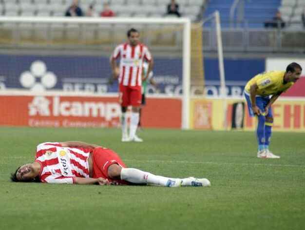 El Almer&iacute;a no puede pasar del empate en Las Palmas (2-2). / LOF