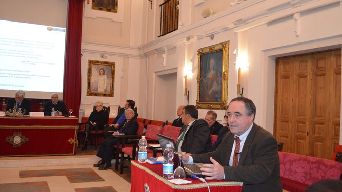 El vice consejero de Salud del País Vasco, Iñaki Berraondo, durante su análisis sobre la evaluación de inversiones.