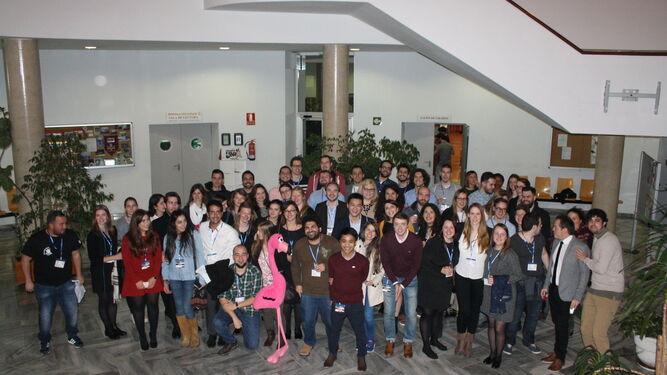 Foto de familia de los representantes de los estudiantes en la Universidad de Huelva.