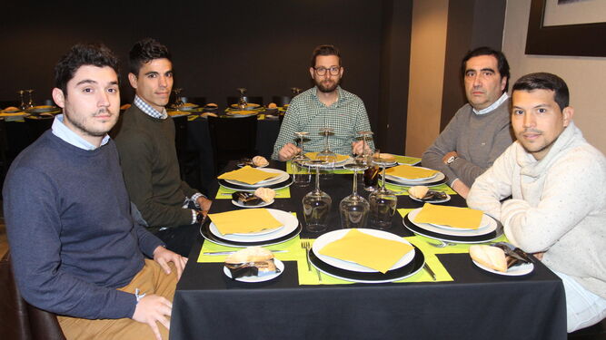 Javi Cantero disfrutó de la buena mesa del restaurante Ciquitrake en La Tertulia Deportiva de 'Huelva Información'.