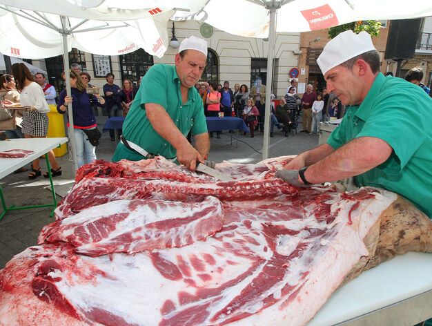 Despiece de un cerdo con motivo de la Capitalidad Gastron&oacute;mica de Huelva